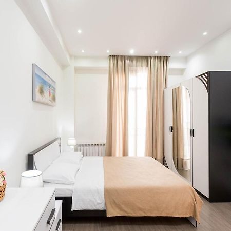 Apartment In The City Center Lll 트빌리시 외부 사진